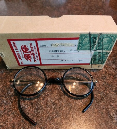 Vintage round eyeglasses - vintage,