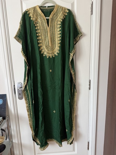 One size green and - , gold