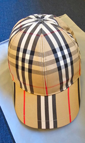Bnwt burberry kids baseball - bnwt,