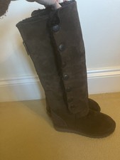 celtic sheepskin boots Size 6
