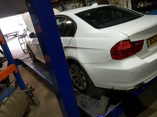Bmw 318d e90 lci breaking - e90,
