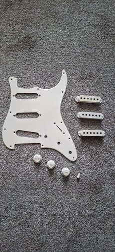 Squier affinity stratocaster - squier,