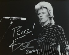 DAVID BOWIE HAND SIGNED 8X10