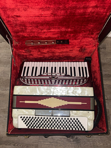 Red white black piano - red/white/black,