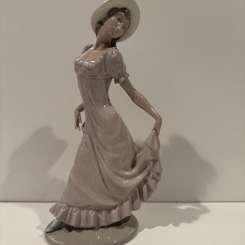 Nao lladro spain porcelain - nao,