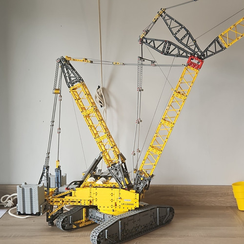 Lego technic liebherr crawler - liebherr,