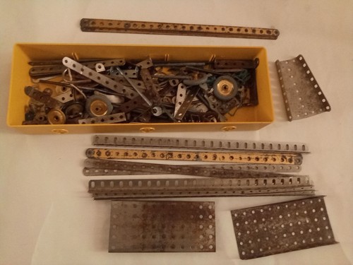 Box meccano parts - box,