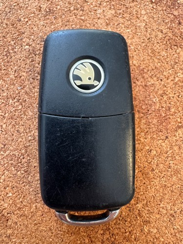 Skoda button remote flip - skoda,