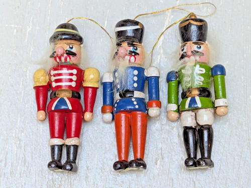 Vintage wooden nutcracker - 3,
