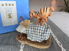 Classic Pooh - Tigger Jumping