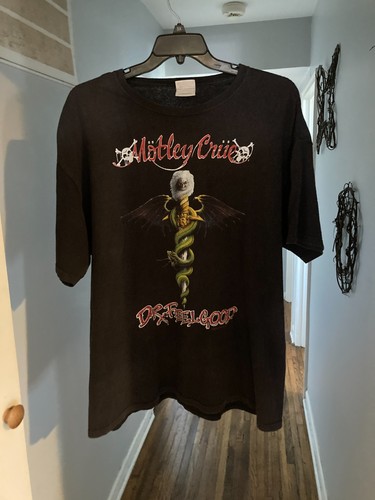 Vintage 2003 motley - motley, crue