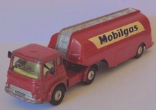 Corgi Major Toys No.1140 Bedford TK Mobilgas Articulated Tanker (1965-67).