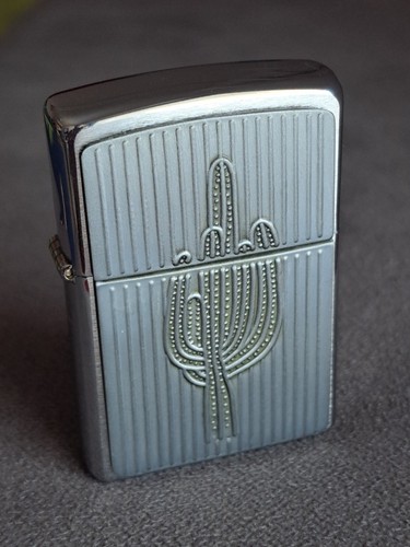 Vintage 2003 zippo marlboro - zippo,