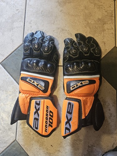 Neil hodgson axo - axo, carbon