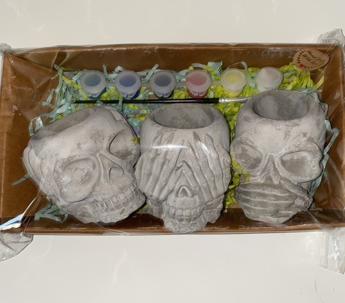 Concrete head planters - concrete,