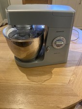 Kenwood Chef Major Classic KM800 Stand Mixer with Bowl and Attachments