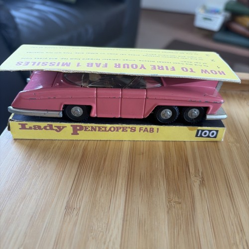 Dinky toys lady penelope - lady, penelope’s