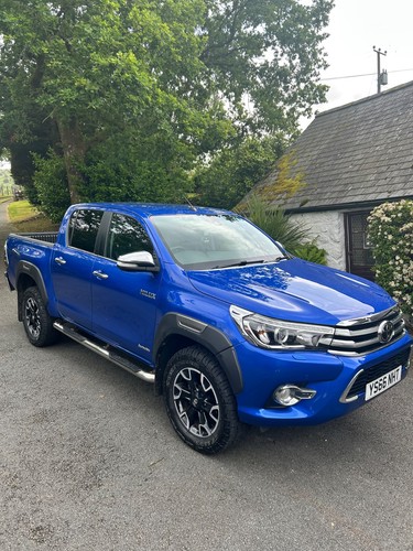 Toyota hilux invincible double - toyota,