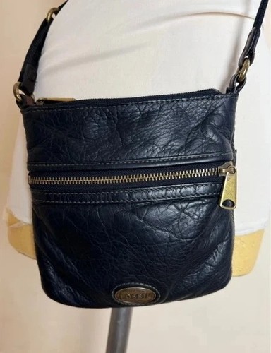 Fossil black pebbled leather - black,