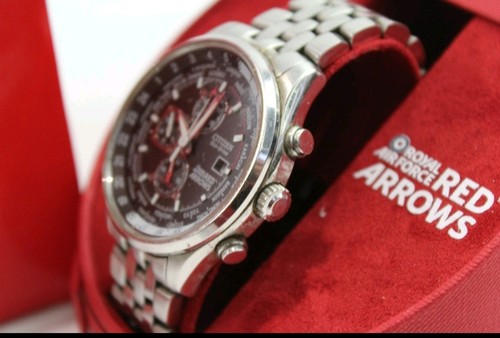 Citizen eco drive - red, arrows