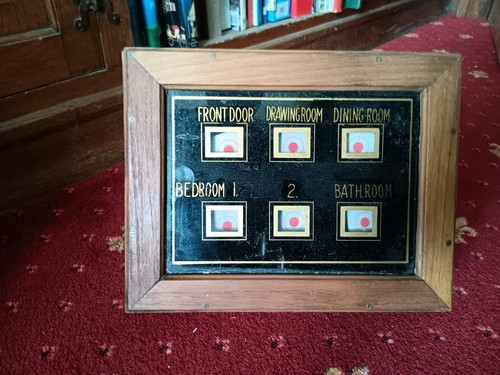 Butlers servants bell - ,