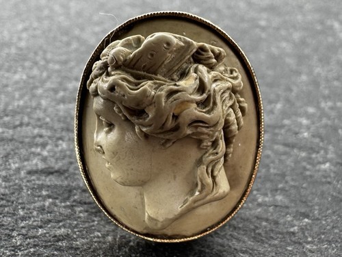 Vintage 9ct gold lava - , cameo