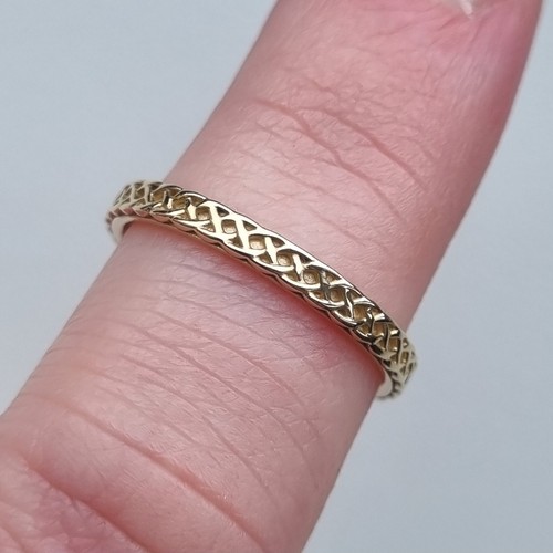 Hallmarked 9ct yellow welsh - 9ct,