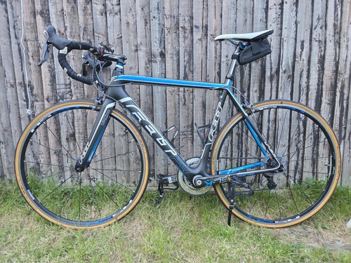 Felt team issue - team, road
