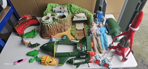 Thunderbirds tracy island - tracy,