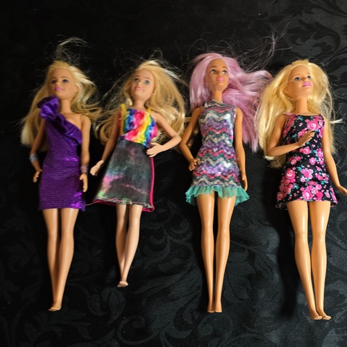 Barbie doll bundle - barbie,