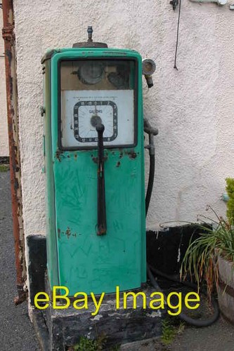 Old petrol pump - in, ashreigney
