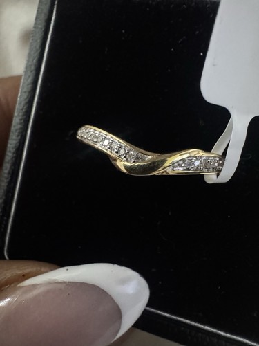 9ct yellow gold real diamond - 9ct,