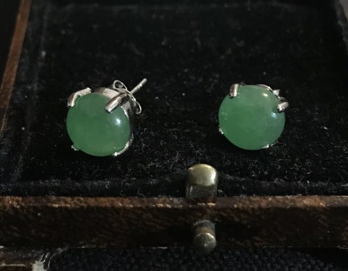 Vintage style jewellery - style,