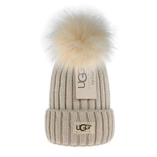 BRAND NEW UGG AUSTRALIA BEANIE HAT IN BEIGE COLOUR. 100% WOOL