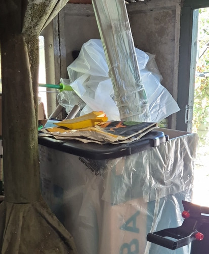 Hardly used outdoor patio - hardly,