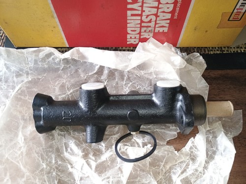 New brake master cylinder - new,