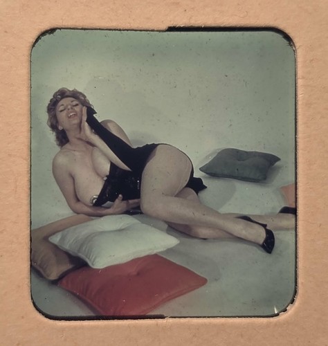 Stereo realist vintage pin - 3d,