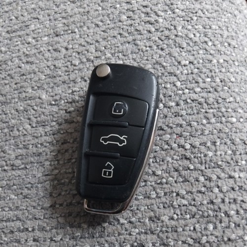 Genuine audi button - button, key