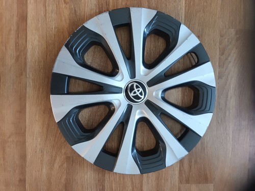 Toyota prius wheel - trim, hub