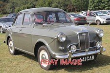 PHOTO  1960 WOLSELEY 1500