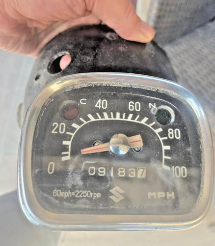 Suzuki t10 s32 - t10, s32-2