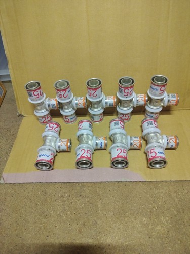 Uponor tees 25mm - 25-20-25mm, s