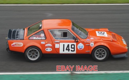 Photo peter richards takes - photo,
