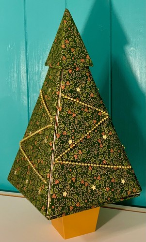 Christmas tree table centre