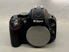 NIKON D5100 BODY ONLY (SHUTTER COUNT 1923)