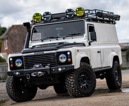 Land rover defender hyena - land,