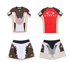 Albino and Preto X OAKLEY Rash