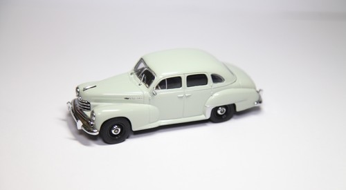 Minichamps opel kapitan - opel, near