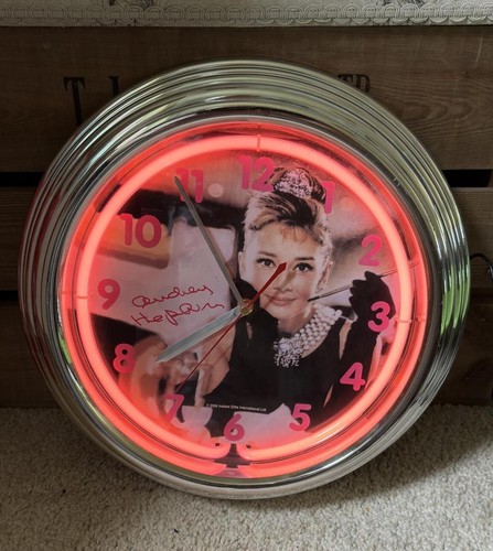 Audrey hepburn neon wall - neon, clock