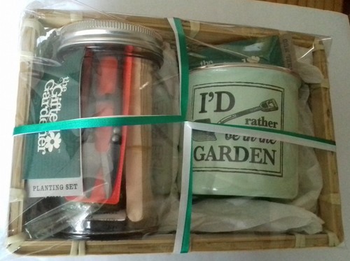 Gifted gardening gift - gifted, set